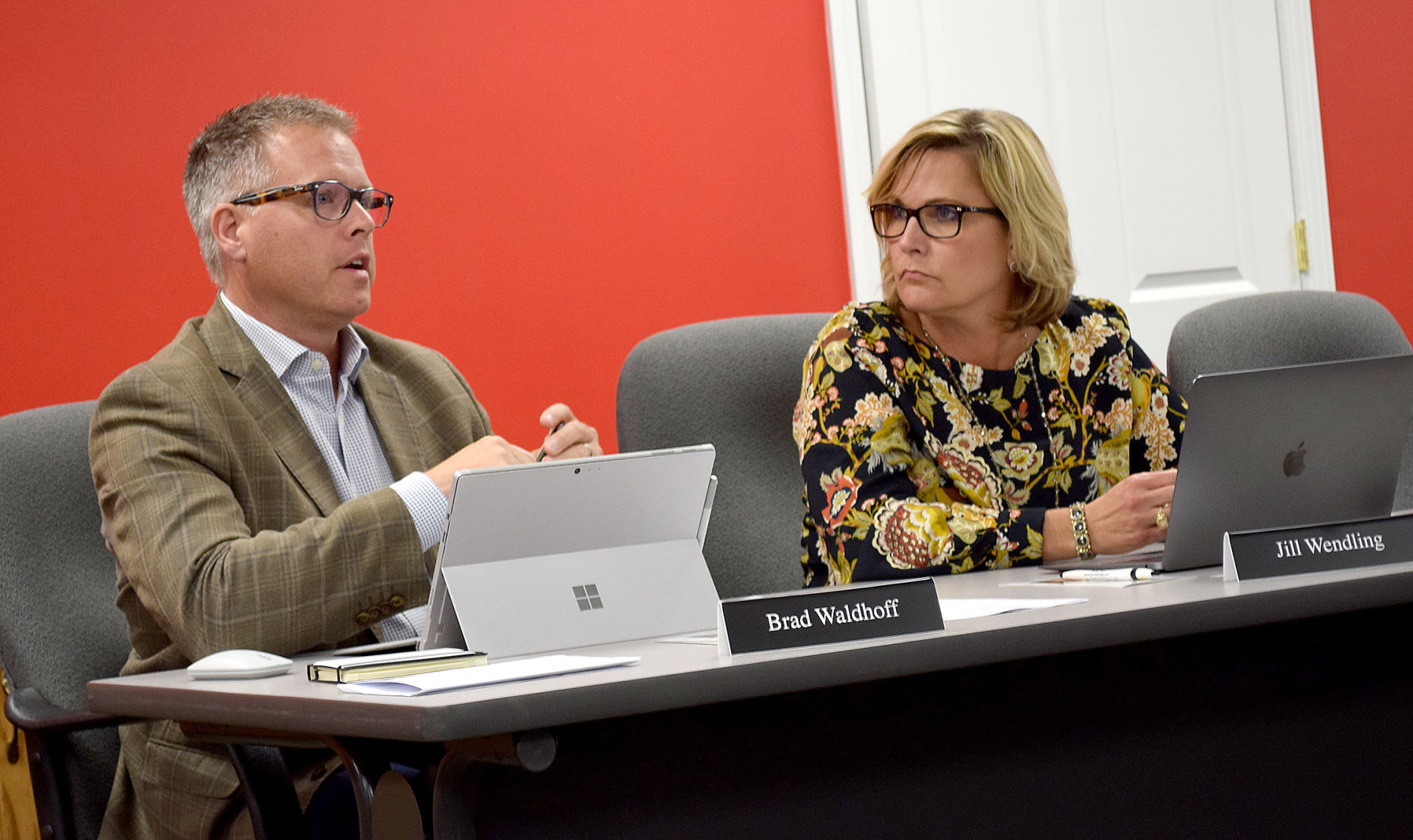 Unit 40 amends cell phone policy for students